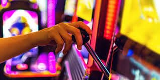 Pemain Indonesia menikmati game kasino dan tembak ikan melalui Aplikasi rpvp1 mobile